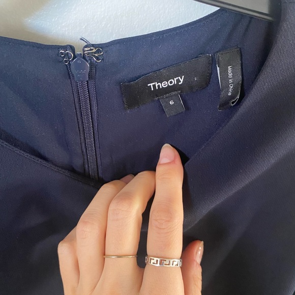 Theory mini 90’s style dress - Picture 2 of 2